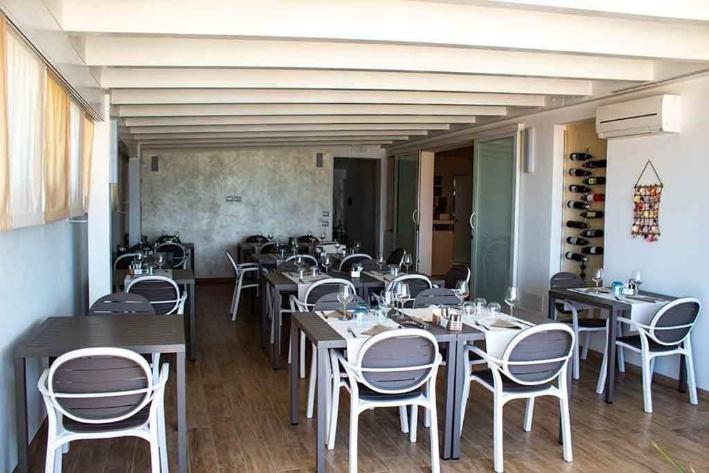 Hotel Delfino Marina Di Carrara Kültér fotó