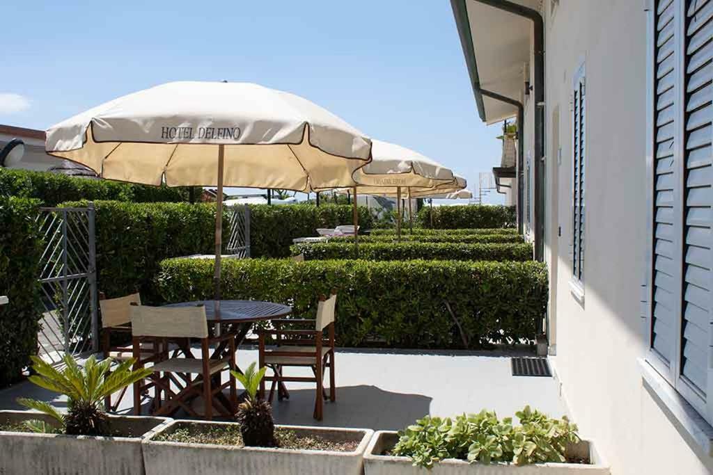 Hotel Delfino Marina Di Carrara Kültér fotó