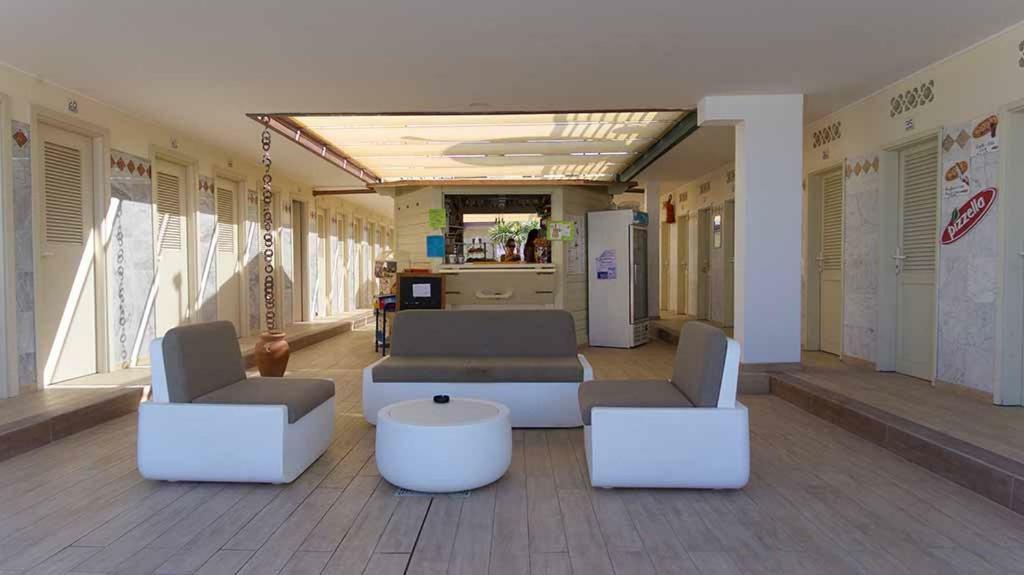 Hotel Delfino Marina Di Carrara Kültér fotó